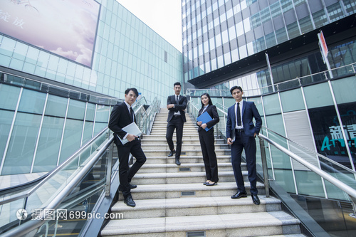 高档商务环境里的商务人士