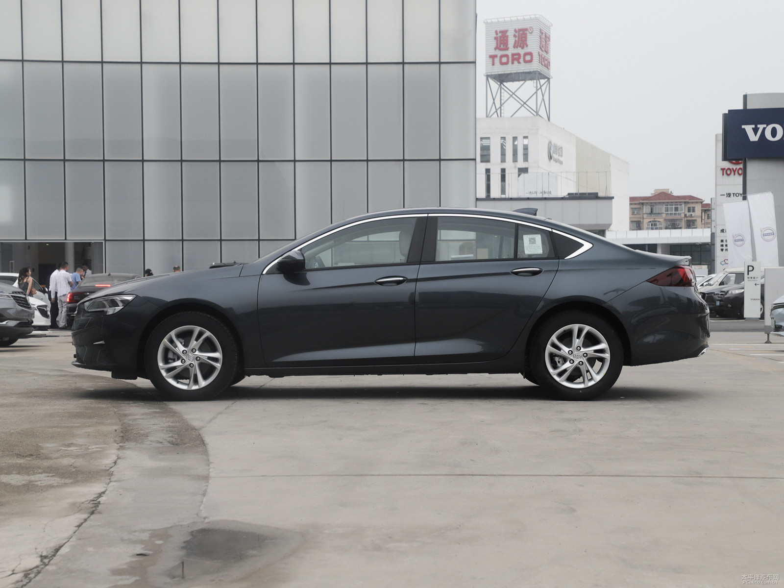 君威 2020款 552T 精英型外观